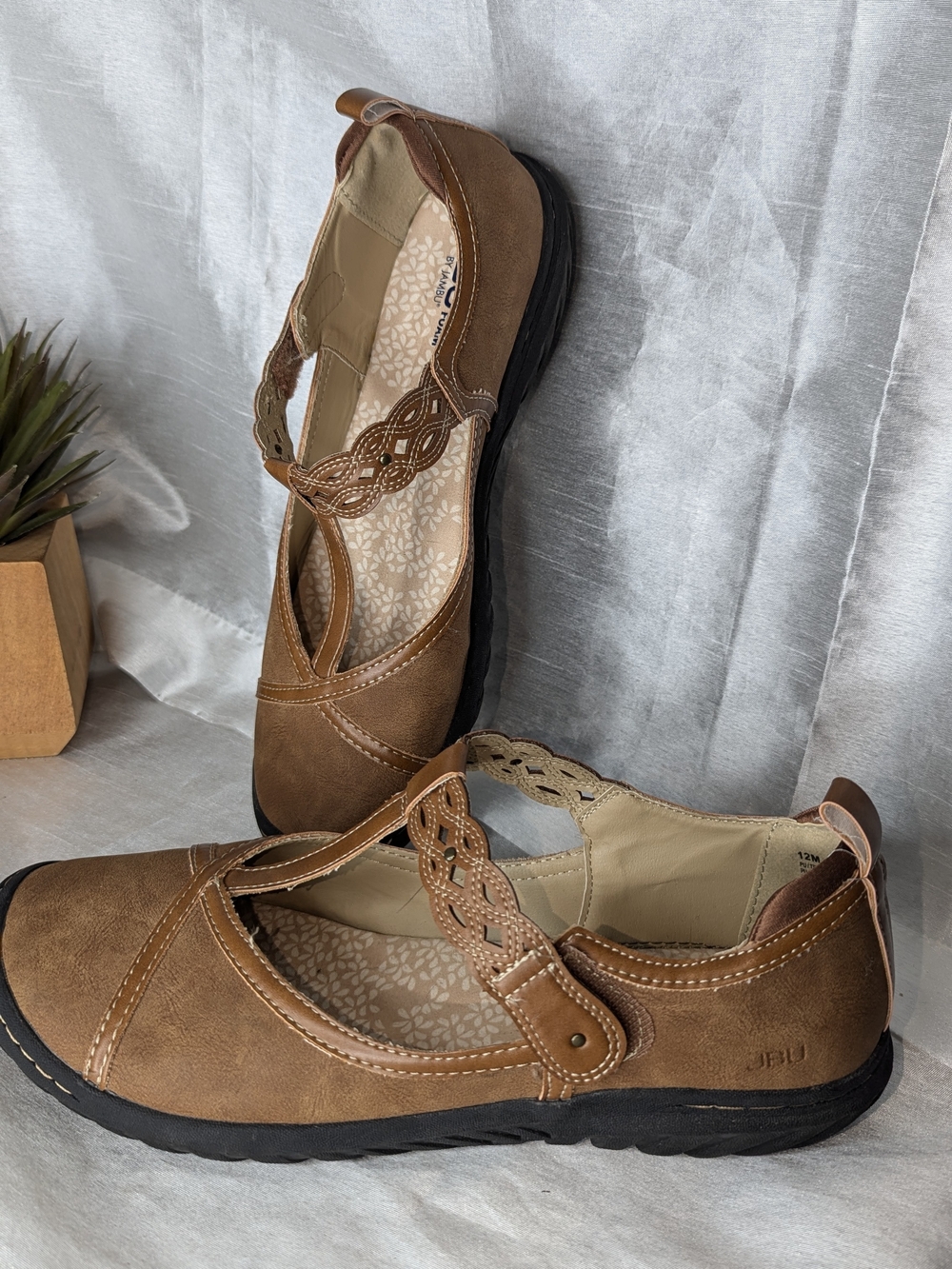 JBU Buttercup Mary Jane Brown Faux Leather Memory Foam Comfort Shoes Women’s 12M